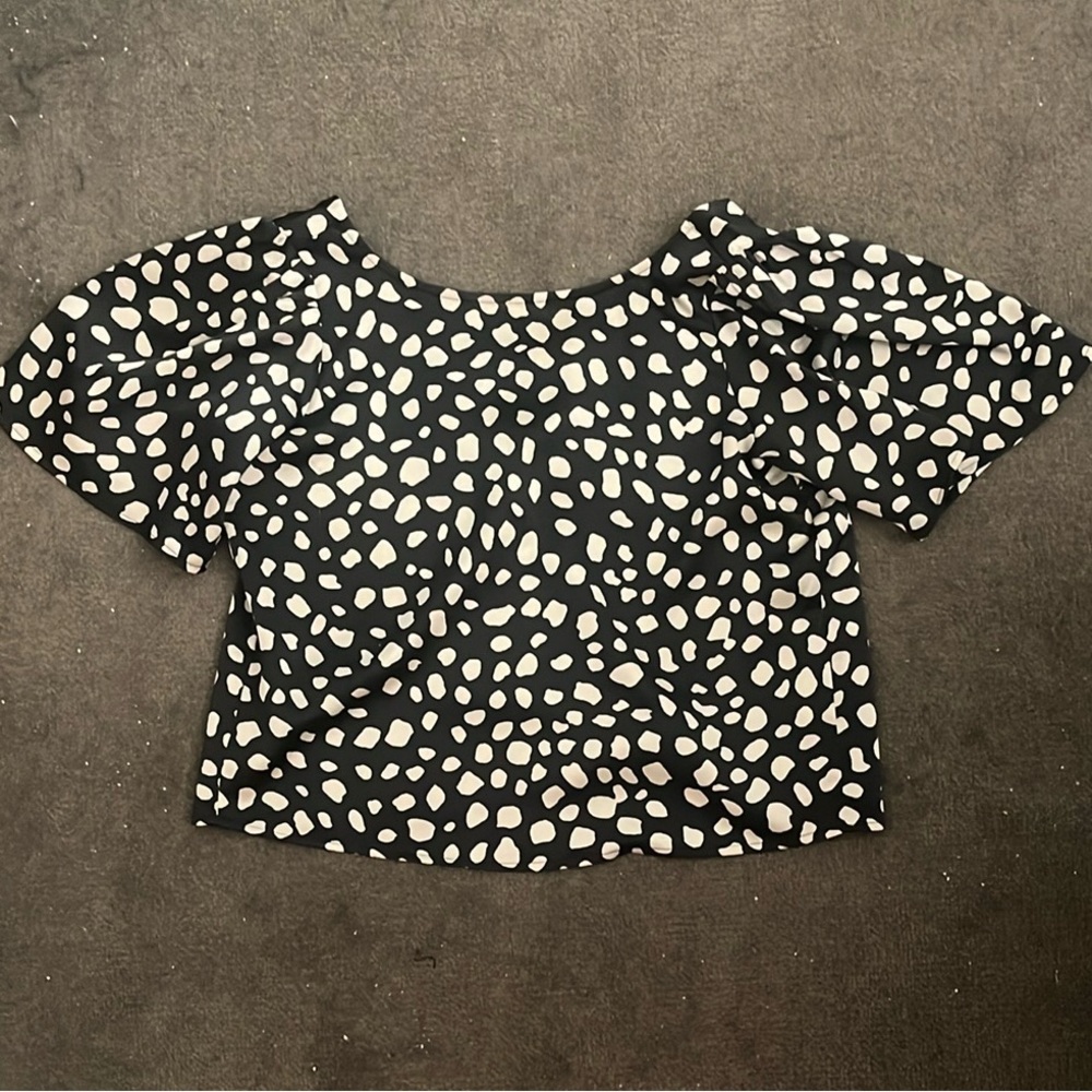 LOFT Black and White Flutter Sleeve Crop Blouse